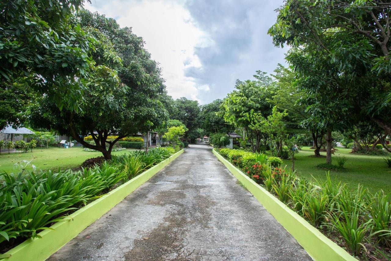 Oyo 909 Guiding Star Resort Chiang Mai Exterior photo